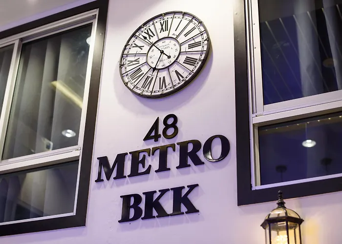 48 Metro 4*