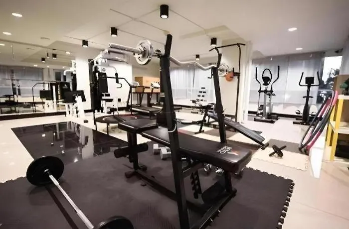 48 Metro 4*